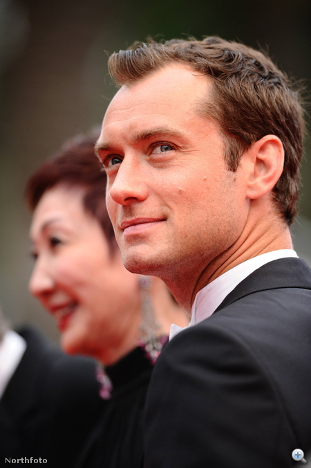 2011. május vége: Jude Law még borotváltan a Cannes-i filmfesztiválon