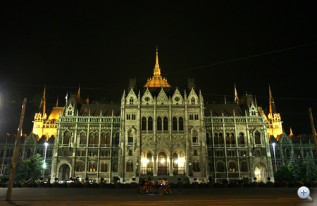 A Parlament a Kossuth tér felől