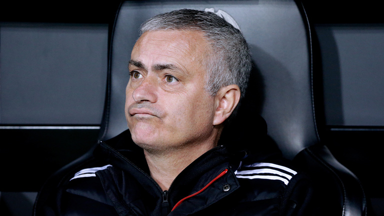 José Mourinhót kirúgta a Manchester United