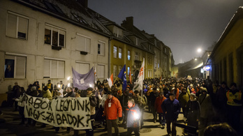 Országszerte és külföldön is folytatódtak a tüntetések az Orbán-kormány ellen