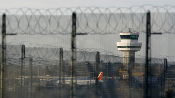 Budapesti járatot is törölni kellett a Gatwicken a drónkáosz miatt