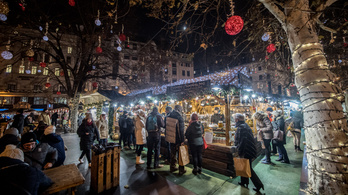 A járvány miatt online tartják a Vörösmarty téri karácsonyi vásárt