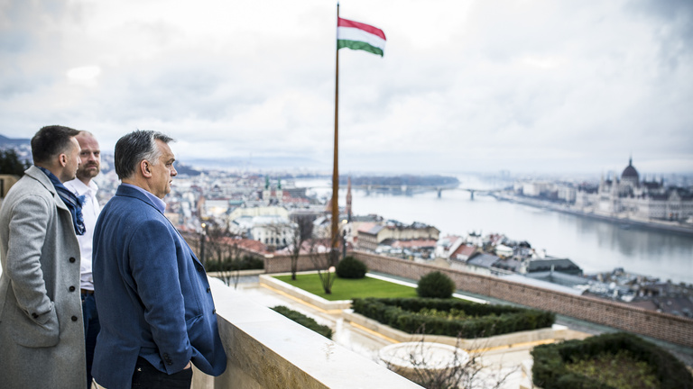 Orbán új irodája: azért nem rossz munkahely ez