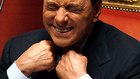 Berlusconi anyja miatt kéri tálcán a prostikat