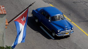 Castro bepörgeti az autókereskedést