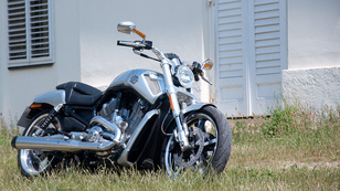 Teszt: Harley-Davidson V-Rod Muscle VRSCF – 2011