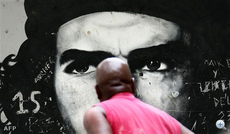 Venezuela: Graffitin a 41 éve halott Che Guevara Caracas külvárosában.