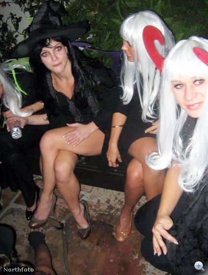 2008. Halloween - Britney Spears szexi bosziként