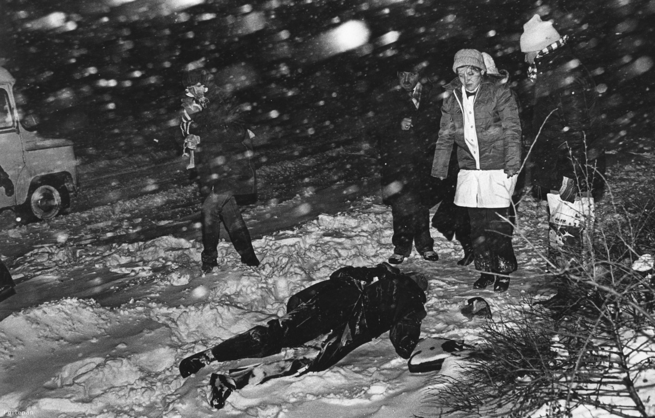A közel 20 C fokos hidegben megfagyott Puskás Mátyás (72) a egy megállóban	(Az orvosnő: Dr Mányoki Lívia)