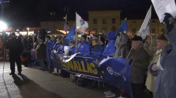 Kétezren tüntettek Szegeden a kormány ellen