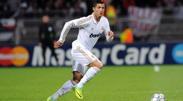 C. Ronaldo első és második 100. Real-gólja