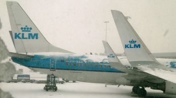 A KLM 159 járatot törölt a keddi vihar miatt