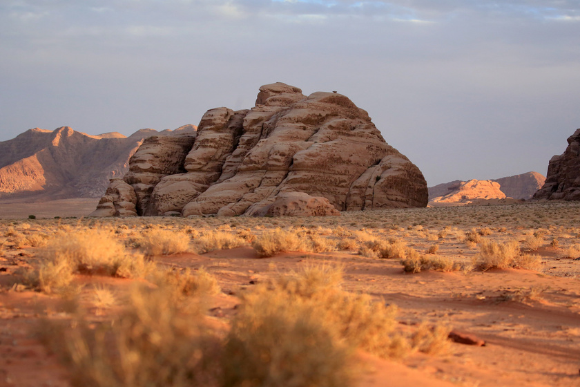 Van egy hely a sivatagban, ahol Marssá változott a Föld: képeken a Hold völgye