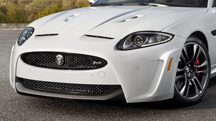 Itt a leggyorsabb rongytetős Jaguar