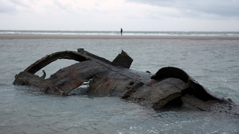 Százéves német tengeralattjáró bukkant elő egy francia strandon