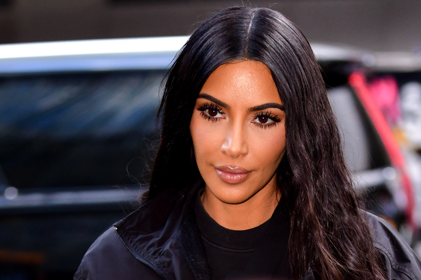 Kim Kardashian részegen kotyogta ki, hogy érkezik a 4. babája