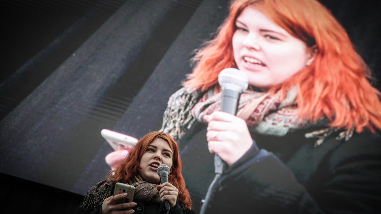A tüntetésekről ismert diáklány, Nagy Blanka neve is felmerült EP-képviselőjelöltként az MSZP-nél