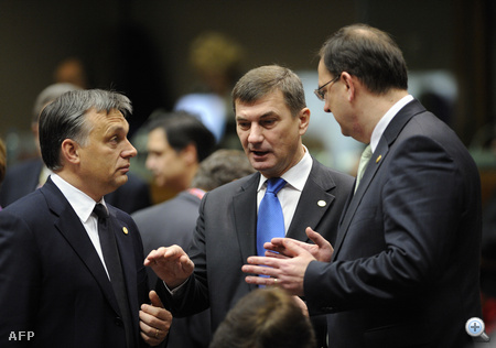 Orbán az észt miniszterelnökkel, Andrus Ansippal egyeztet.