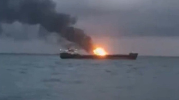Két hajó égett a Kercsi-szorosban, legalább 10 halott