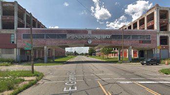 Detroitnak vége: leomlott a Packard híres hídja