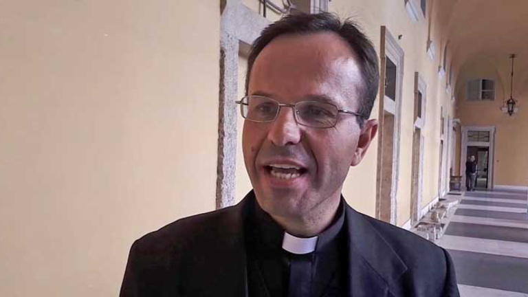 Lemondott a szexuális zaklatással vádolt vatikáni vezető