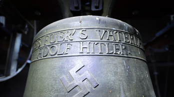 A Hitler-harang marad ott, ahol van