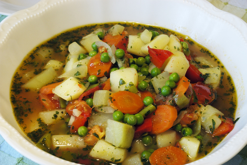 Téli, ínyenc zöldségleves: jóllaksz tőle, és felturbózza az immunrendszeredet