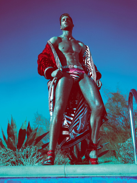 Versace Man 2012. tavasz-nyári kampány, a modell Ryan Barrett
