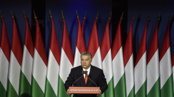 Együtt tüntet az ellenzék Orbán Viktor évértékelője alatt