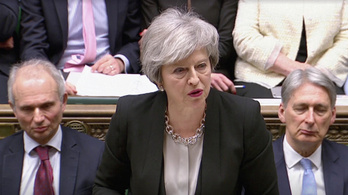 Óriási pofont kapott a brit kormány és Theresa May