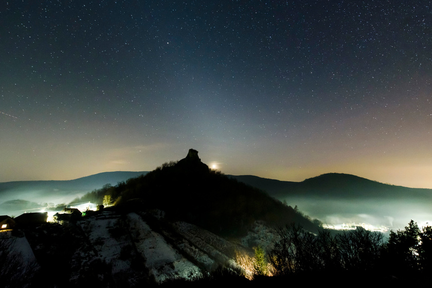 Trópusi fényjelenség tűnt fel az égen éjszaka: egy magyar fotós lefényképezte