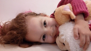 Letaglózta a családot, hogy a kislány gyógykezelése 138 millió forintba kerül