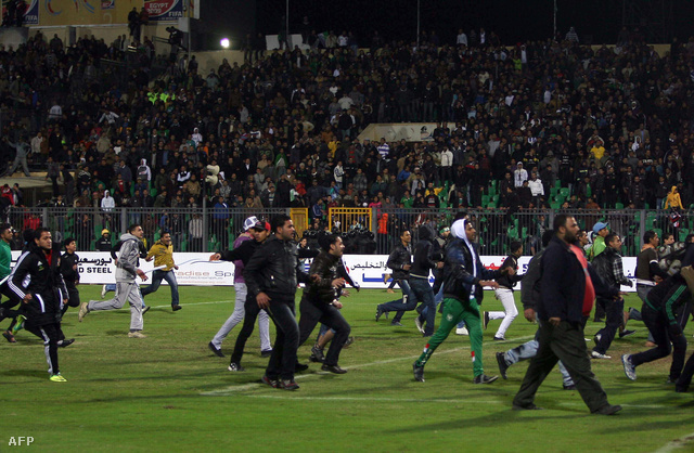 Legalább hetven ember életét vesztette szerda este az egyiptomi Port Szaid egyik stadionjában. Több százan megsebesültek.