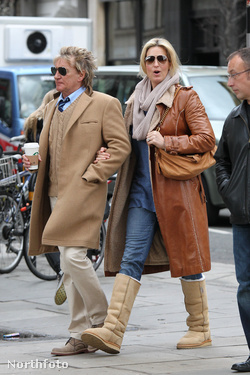 Rod Stewart és Penny Lancaster Londonban, 2012. január
