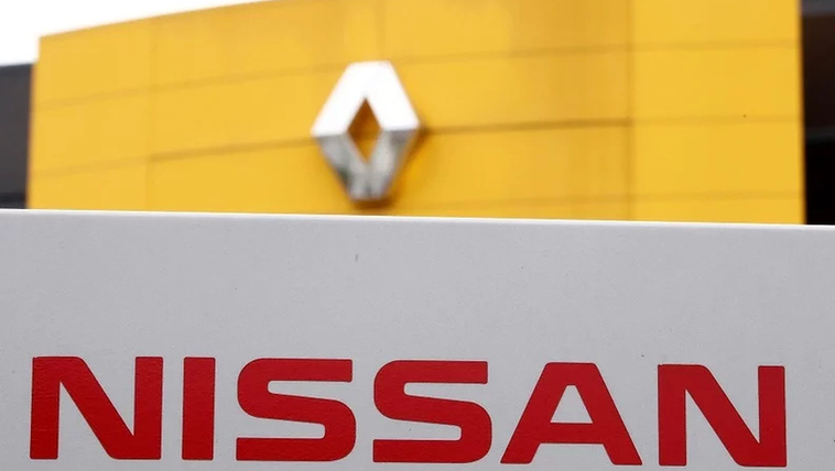 Meglepetés: Carlos Ghosn még mindig a Renault igazgatója