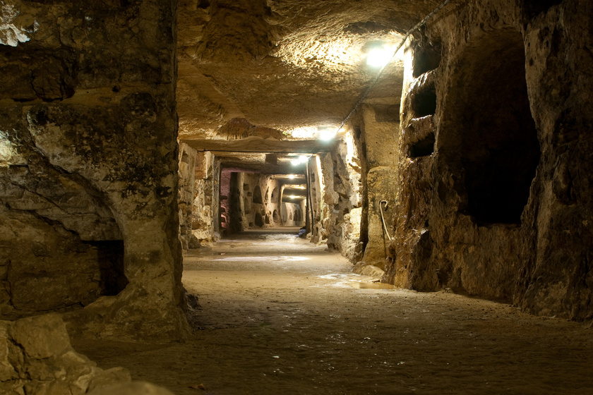 Lidérces pincerendszerek Európában: látogatható katakombák, azoknak, akik szeretik a borzongást