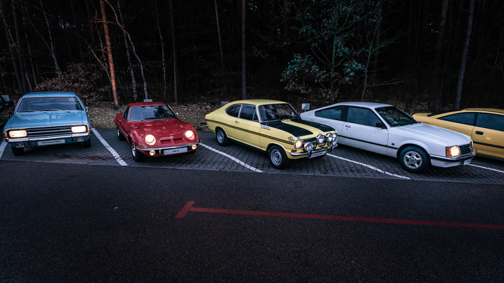 Kívánatos Opel youngtimerek lámpa összehasonlításra várva