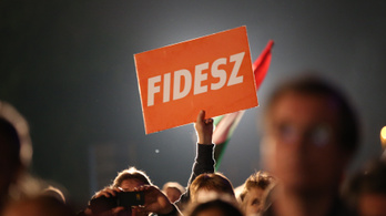 A Fidesz 4 százalékkal vezet az ellenzék előtt
