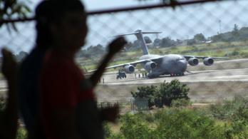Humanitárius segéllyel a fedélzetén landolt egy amerikai gép a venezuelai határ mellett
