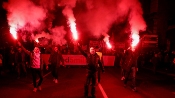 Belgrádban már tizenegyedszer tüntetnek, Albániában előkerültek a vascsövek