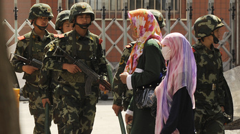 Kína iPhone-hekkeléssel (is) támadja az ujgurokat