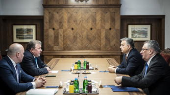 Putyinék bankja a világ összes kedvezményét megkapja Orbántól