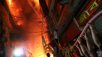 Legalább 78 halott egy bangladesi lakástűzben