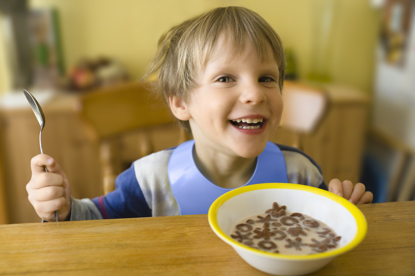 Ha a gyerek csak néhány ételt hajlandó megenni - Mik a szelektív evés következményei?