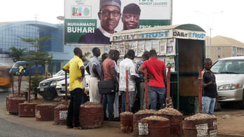 Még tart a szavazatszámlálás, de már most tiltakozik az eredmény ellen a nigériai elnökválasztás egyik esélyese
