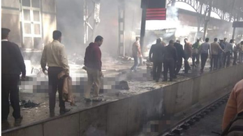 Két mozdonyvezető összeverekedett, 25-en meghaltak Kairóban