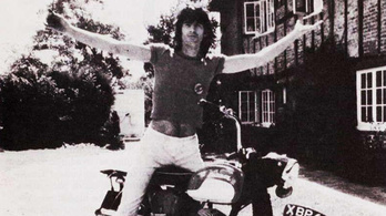 Hat motort loptak el a Rolling Stones gitárosától