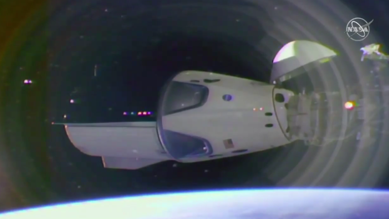 Sikeresen kapcsolódott a Nemzetközi Űrállomáshoz a SpaceX új űrhajója