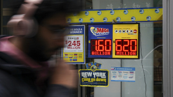 Jelentkezett másfél milliárd dollárjáért az amerikai lottónyertes