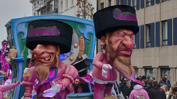 Antiszemita karikatúrák okoztak botrányt egy belga karneválon